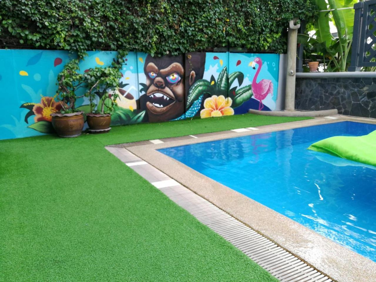 Mad Monkey Hostel Бангкок Экстерьер фото