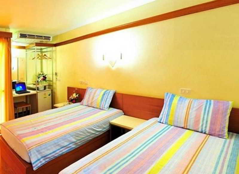 Mad Monkey Hostel Бангкок Экстерьер фото